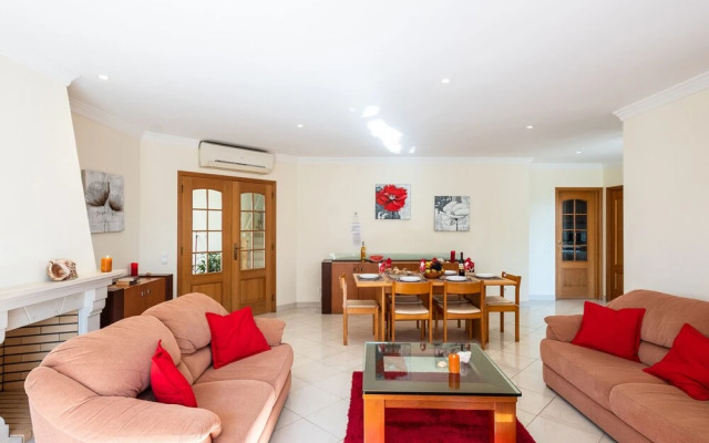 Villa Caly