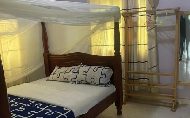 Pearl Gardens Beach Resort Kalangala