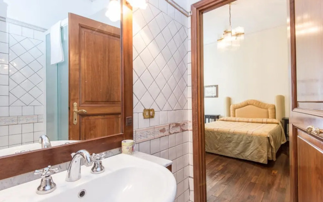 RSH Spanish Steps Luxury Apartment