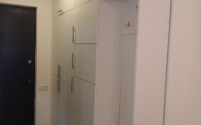 Roshka Apartment 307