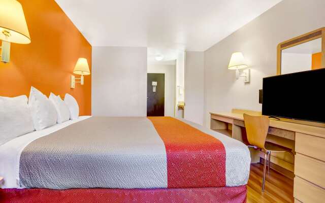 Motel 6 Espanola, NM