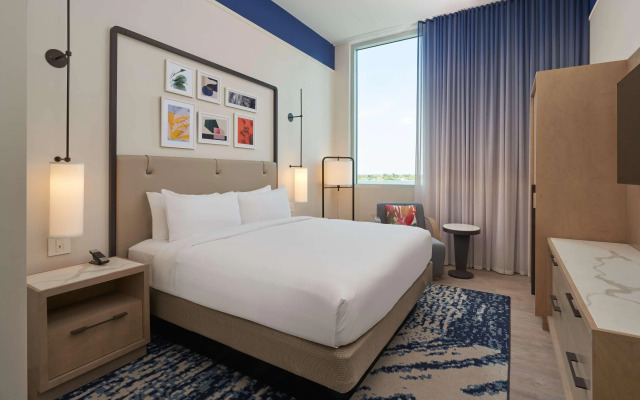 SERENA Hotel Aventura Miami, Tapestry Collection by Hilton