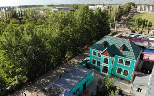 Yijing Farmhouse