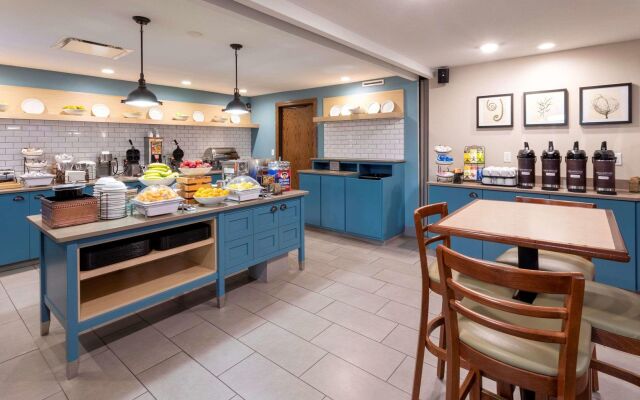 Country Inn & Suites by Radisson, Fargo, ND