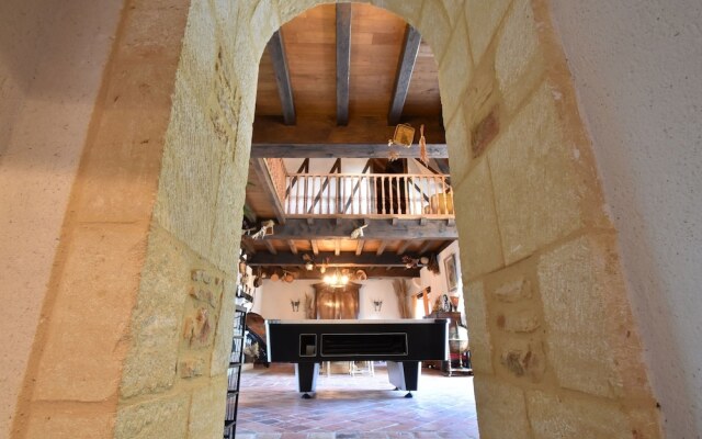 Beautiful Holiday Home with Heated Pool in Cazals France