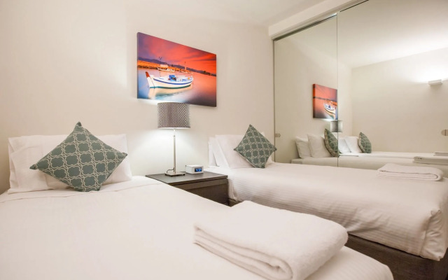 Melbourne SkyHigh Apartments