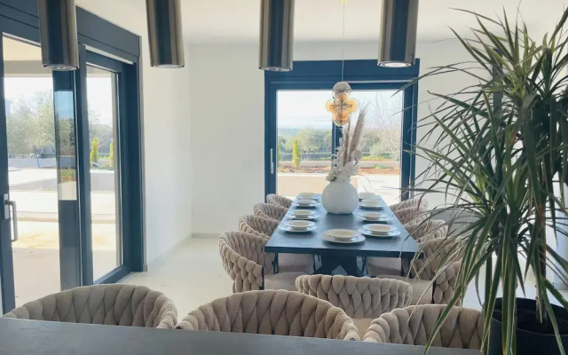Luxury Villa Podversie with pool