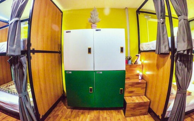 ZZZ Hostel - Don Mueang Airport