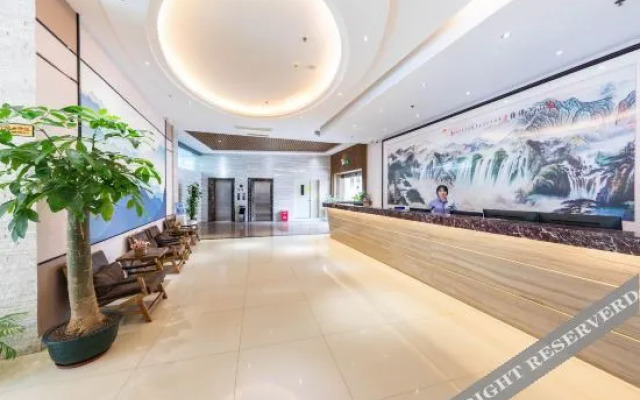 Yuefeng Hotel (Yangjiang Bus Terminal, Wal-Mart)