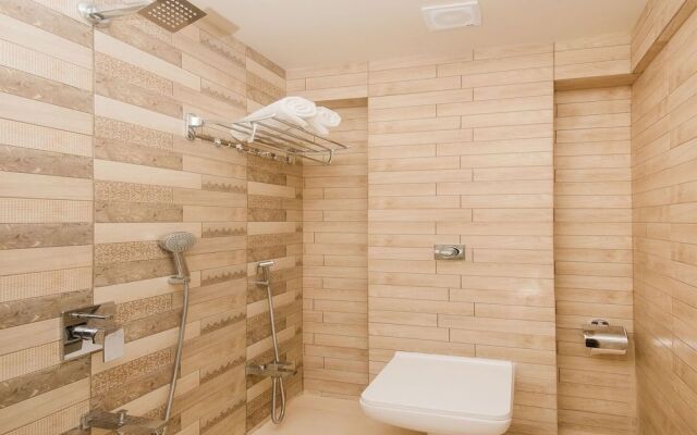 OYO 16446 Hotel Veera Residency