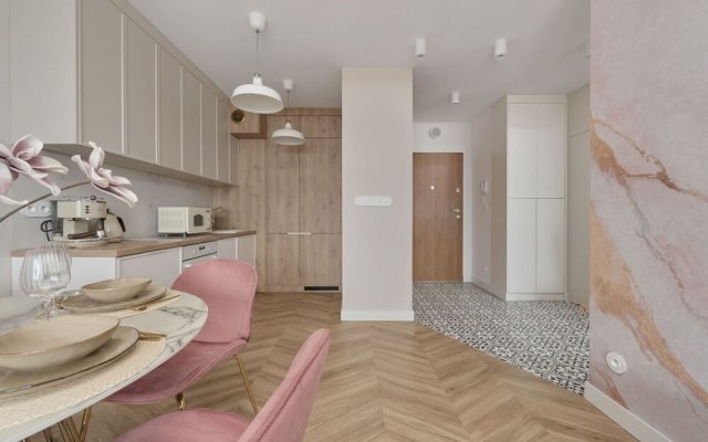 Krakowska Apartment by Renters Prestige