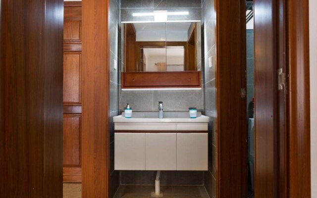 Serene Heights Apartment by Edmor Suites