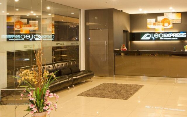 Leo Express Hotel