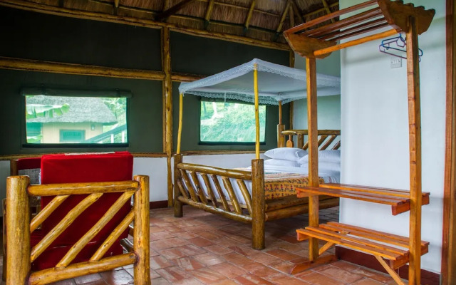 Queen Elizabeth Park View Tourist Lodge