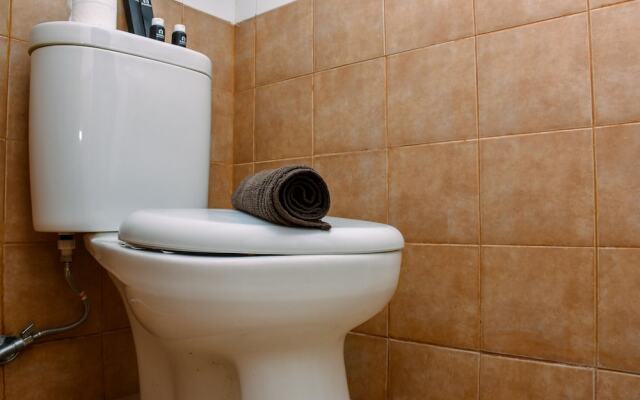 Comfortable And Strategic 2Br At Green Pramuka City Apartment