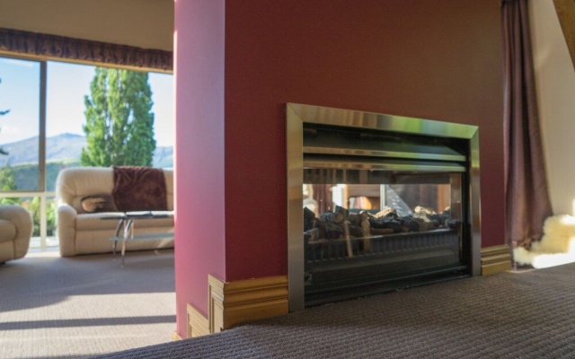 The Shan's Luxury Lodge – Guest Rooms – Lake Hayes