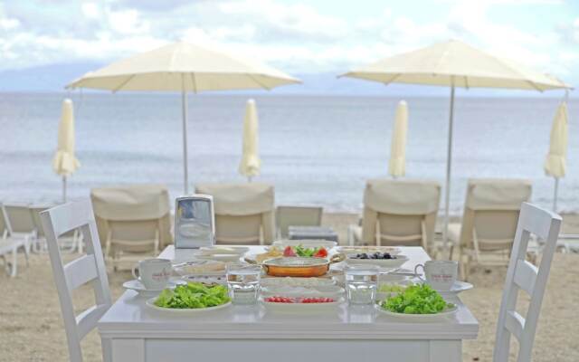Ömer Aybak Beach Hotel