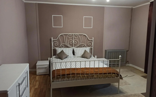 Apartments on Zubkova street 29, building 1