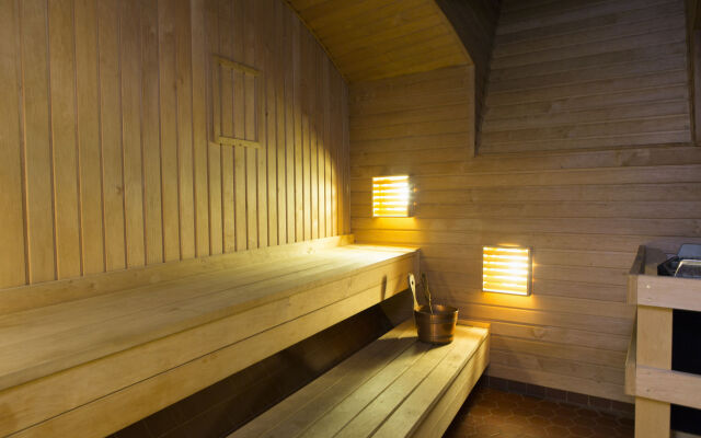 Lady Hamilton Apartments