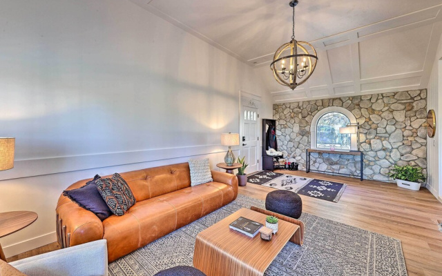 'ridgeline Retreat' w/ Mountain Lake Views!