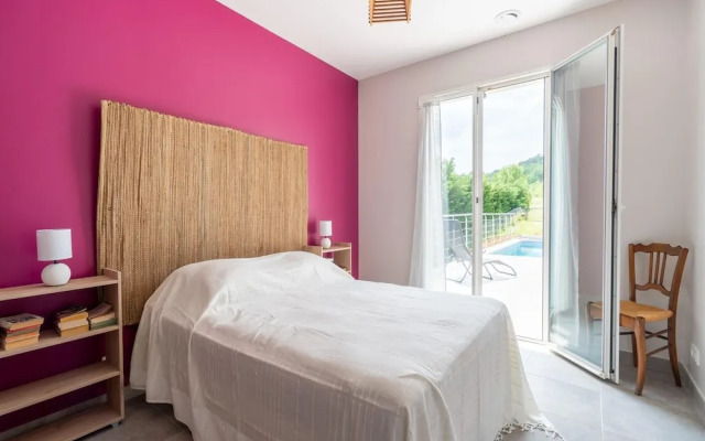 Cosy Holiday Home With Pool