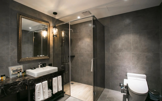 Saint Art Hotel