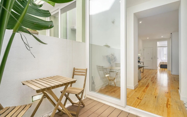 Chic 1-Bed W/ Patio Perfect To Explore Lisbon