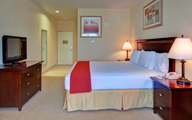 Holiday Inn Express & Suites Beaumont - Oak Valley an IHG Hotel