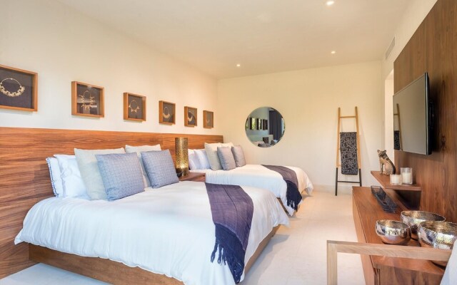 Sunny Vacation Villa 66