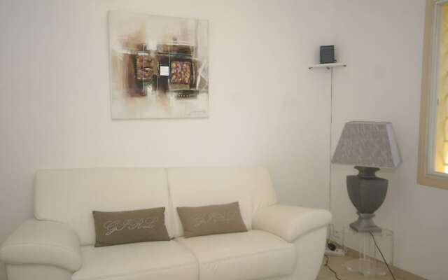 Cozy Holiday Home in Ramatuelle With Garden