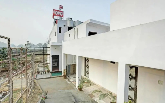 Hotel Signature View by Oyo Rooms