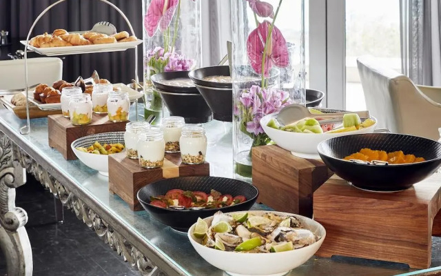 Queen Victoria Hotel & Manor House by NEWMARK