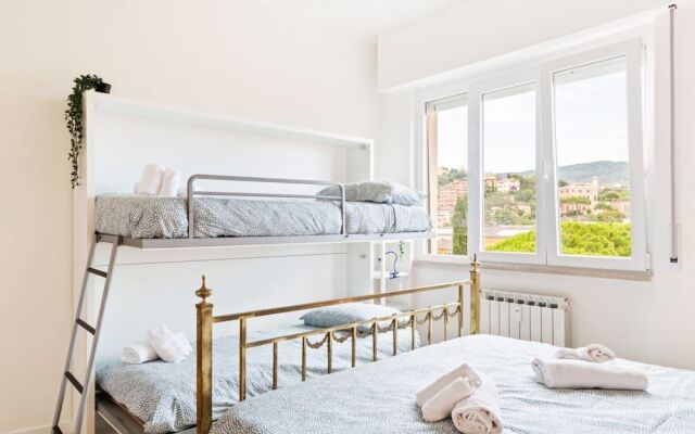 Chiavari Colorful Flat with Garage