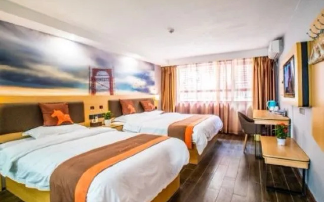 Junshang Hotel (Yangshuo West Street Store)