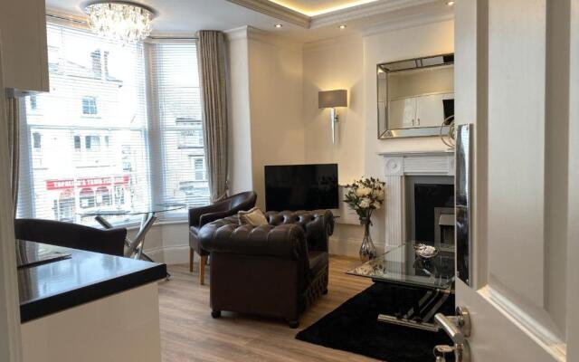 The Maureen Suite