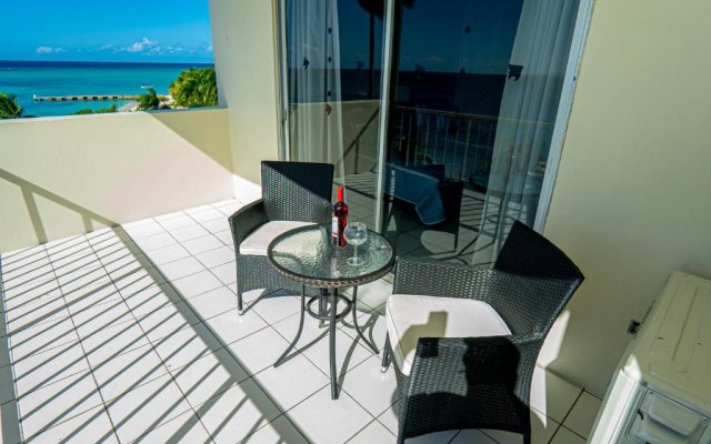 Welcome to stunning Ocean Views at Studio 503