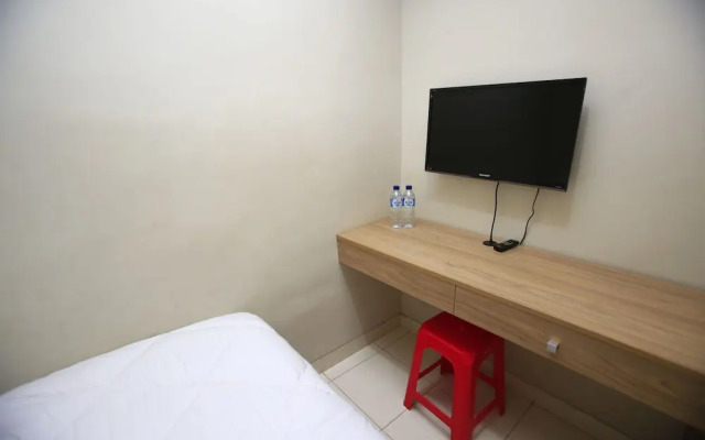 RedDoorz Karet Pedurenan