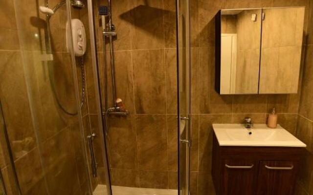 Lavish modern 1 bedroom Apt close to city centre