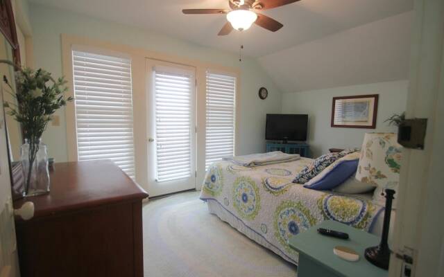 3314 Highland Ave. 4 Bedroom Home by RedAwning