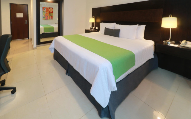 Wyndham Garden Guadalajara Acueducto