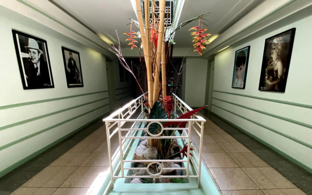 Hollywood Celebrity Hotel
