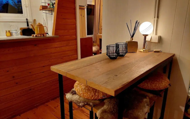 Tranquil Chalet in Geel With Garden