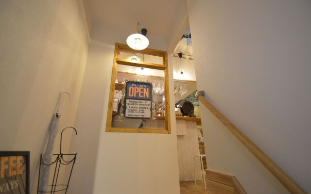 R Guest House - Hostel