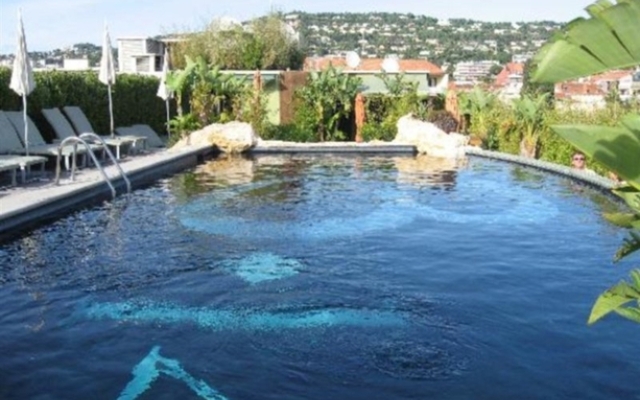 3.14 Cannes Hotel