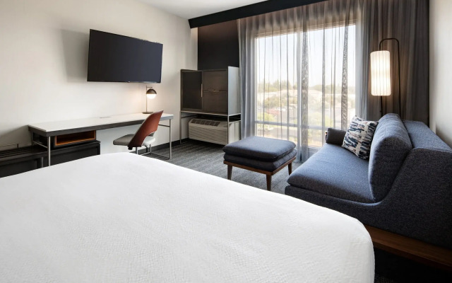 Courtyard by Marriott Fresno Clovis