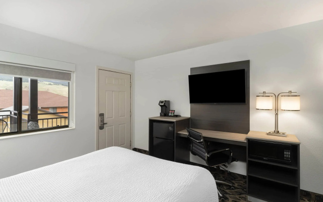Travelodge by Wyndham Gardiner Yellowstone Park North