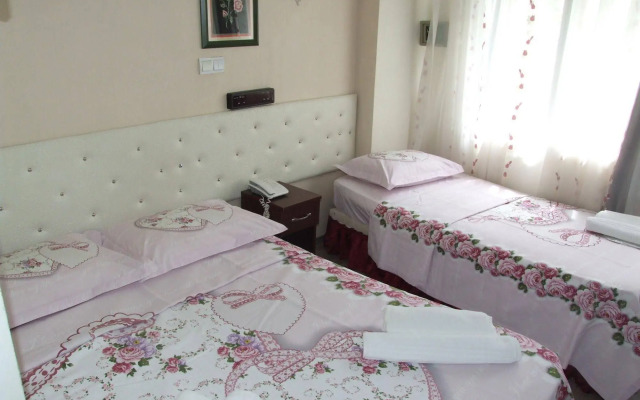 Artemis Old City Hotel