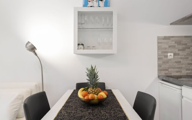 Appartement 2 pièces au calme proche Martinez avec parking privé