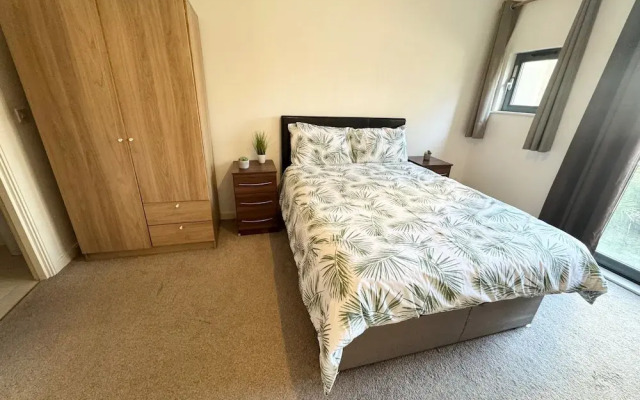 Sea Breeze Retreat in Swansea