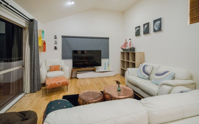 Windsor Park Spacious & Modern 3 bedrooms House